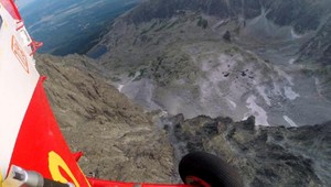 Dramatická noc v Tatrách. Do akcie museli zapojiť aj poľských záchranárov