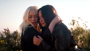 Jedna slávna speváčka ponúka vibrátory, druhá lubrikanty! Má vraj až štyri body G!