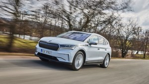 Anketu Elektromobil roka 2021 ovládla ŠKODA. S modelmi ENYAQ iV a OCTAVIA iV získala dve prvé miesta