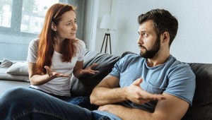 Podozrievate partnera, že vás klame? Tieto signály ho okamžite prezradia