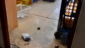 Na pošte v Senici explodoval balík. Podľa informácií TV JOJ mal byť ďalej odoslaný adresátovi