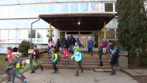 Škole hrozí dvojzmenná prevádzka. Riaditeľka sa obáva odchodu učiteľov