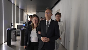 Zadržali exministra Orbánovej vlády Balázsa Hankóa