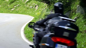 Tragická nehoda na východe. Mladý motorkár sa zrazil s autom