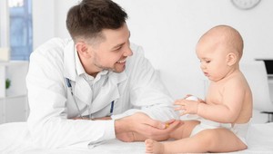 Toto odkázal detský lekár všetkým bojazlivým matkám: Jeho slová vás potešia