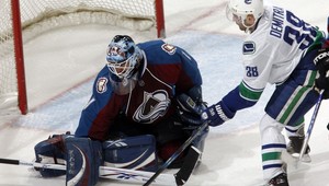 Demitra prispel k triumfu Canucks gólom a asistenciou