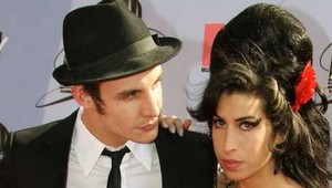 Amy je ako Elvis. Po smrti sa počúva a predáva najviac