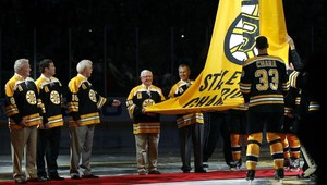 Boston vyvesil majstrovskú vlajku, Chára bol pri tom