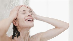 Odpoveď na jedinú otázku o vás veľa prezradí: Ktorú časť tela si umývate prvú?