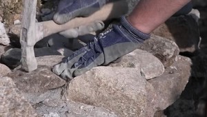 Murári a dobrovoľníci zachraňujú Biely kameň: Štát neprispel ani cent