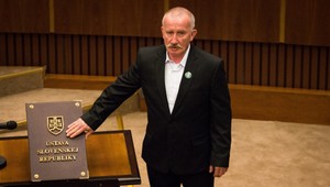 Na likvidáciu fašistov môže byť neskoro. Mizíka už bráni aj Sulík