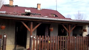 Rodine druhýkrát zhorel dom, teraz prespávajú medzi potkanmi