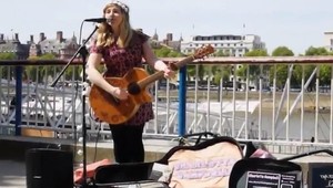 Nemáte drobné pre pouličných umelcov? V Londýne už prijímajú aj platby kartou