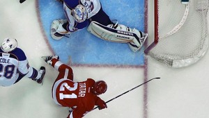 Tatar strelil prvý gól v sezóne, druhý v NHL