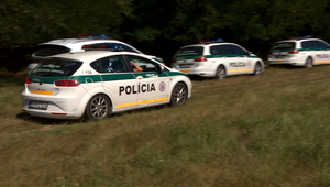 V lesoch na Záhorí objavili miestni desiatky utečencov, pátral po nich aj vrtuľník