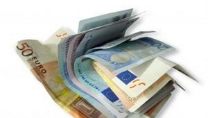 Grécki zamestnávatelia a odbory sa dohodli na zmrazení miezd