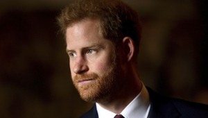 Chýba mi mama, priznal čerstvý otec Harry