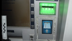 Namiesto peňazí roky vo väzbe: Polícia dolapila bankomatových lupičov