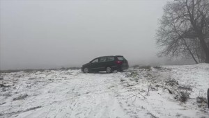 Driftovanie na snehu: Nebezpečná zábavka mladých vodičov