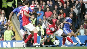 Chelsea v derby zdolala Arsenal, Liverpool padá na dno