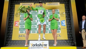 Saganovi stačí prísť do Paríža a obháji zelený dres