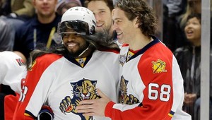 Dvojník Jágra Subban! Najrýchlejším korčuliarom Larkin