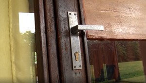 Denný stacionár na východe zatvorili. Podľa riaditeľky klientov majú, v čase kontroly ale v zariadení nebol nikto