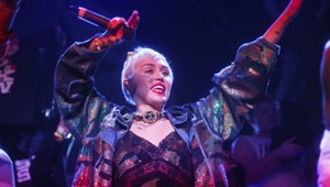 Miley dodržala sľub. Vykašľala sa na Oscarov a TAKTO strávila deň