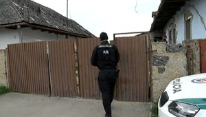 Razia na východe Slovenska. Policajti obsadili obec pri Michalovciach