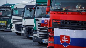 Autodopravcovia začali protestnú akciu. Doprava bude zablokovaná vo viacerých bratislavských úsekoch