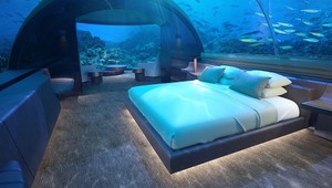 Jedna noc v tejto vile pod vodou na Maldivách vás vyjde 50 tisíc dolárov