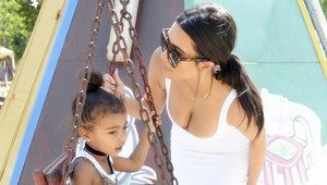 Kim Kardashian a jej rodinná idylka. V príliš tesných šatách