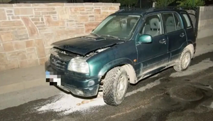 Zo servisu ukradol rozobraté auto a opakovane s ním narazil. Obvinenie ešte nevzniesli