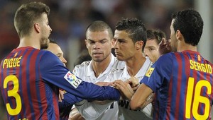 Rivalita! Real nechal Barcelonu zaplatiť poštovné za gratuláciu