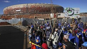 Robotníci v JAR odložili opäť kladivá a fúriky