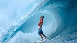 Randil s Pamelou i Cameron, no jednotkou je preňho surf