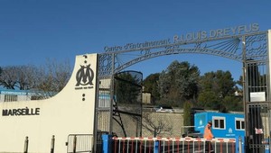 Chuligáni z Marseille barbarsky zaútočili na tréningové centrum