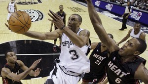 Spurs deklasovali Miami o 30 bodov, v texaskom derby úspech Houstonu