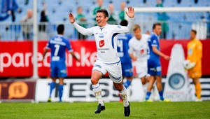 To čo bolo?! Riadené torpédo, či čo? Nádherný gól zo 40 metrov!