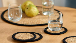 Ako ozdobiť stôl, aby ste zvýraznili moderný charakter vašej obývačky