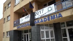 Iba 16-ročná školáčka spáchala samovraždu. K jej spolužiakom privolali psychológov