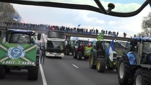 Traktoristi tím sprevádzali k "postupovému" zápasu. Predčasne