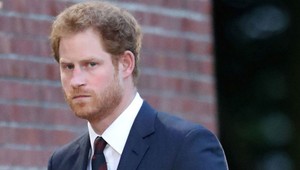 Harryho priateľka sa vyzliekla! TOTO sa kráľovskej rodine nebude páčiť...