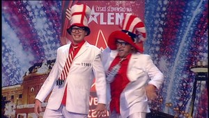 Tato dvojka vás zaručeně dostane: Od smíchu padnete do kolen!