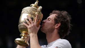 Murray hrdinom Británie. Raoničovi nepustil ani set