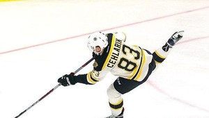 Ešte si musí počkať. Prvý gól Cehlárika v NHL neuznali rozhodcovia