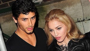 Madonna túži po dieťati s mladým brazílskym milencom