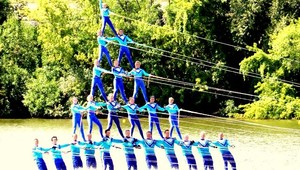 Čln utiahol 154 lyžiarov. Utvorili svetový rekord