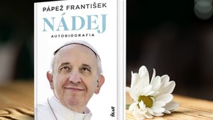 Pápež František a jeho autobiografia Nádej: Odhalenia, úvahy aj anekdoty
