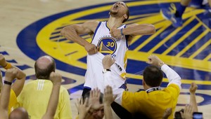 Trojkový kúzelník Curry. Obrat Golden State z 1:3 na 4:3!
